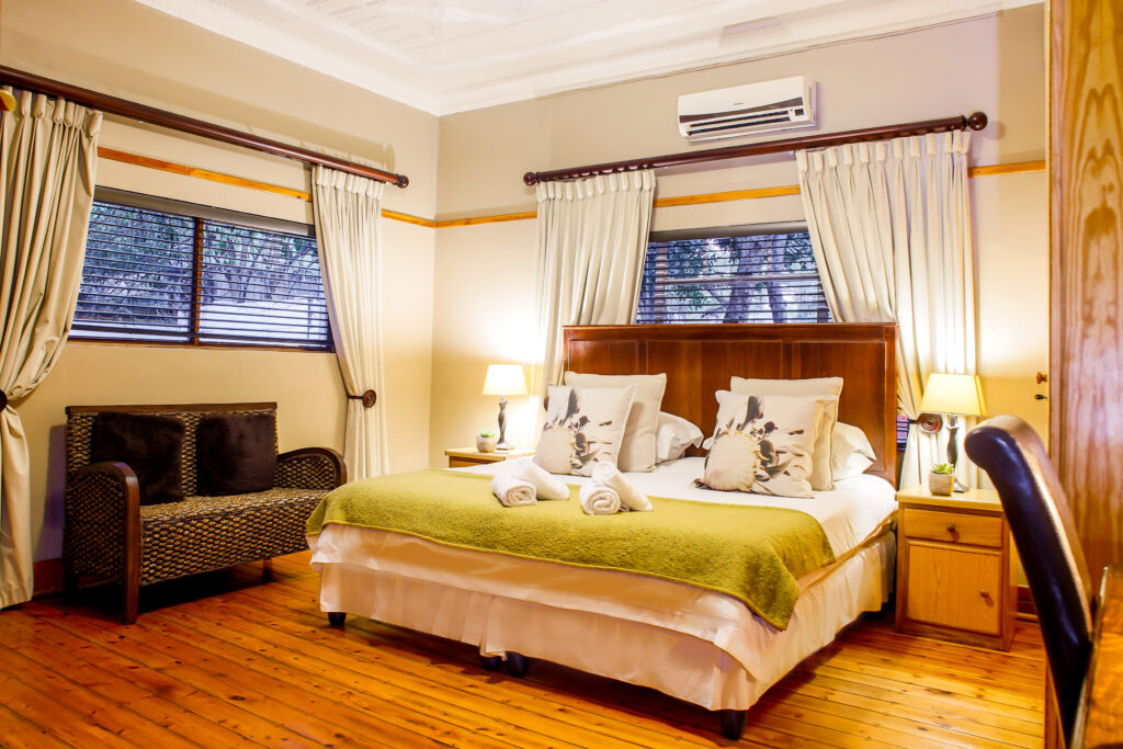 Image of a bed in Nobis Guesthouse in Bloemfontein.